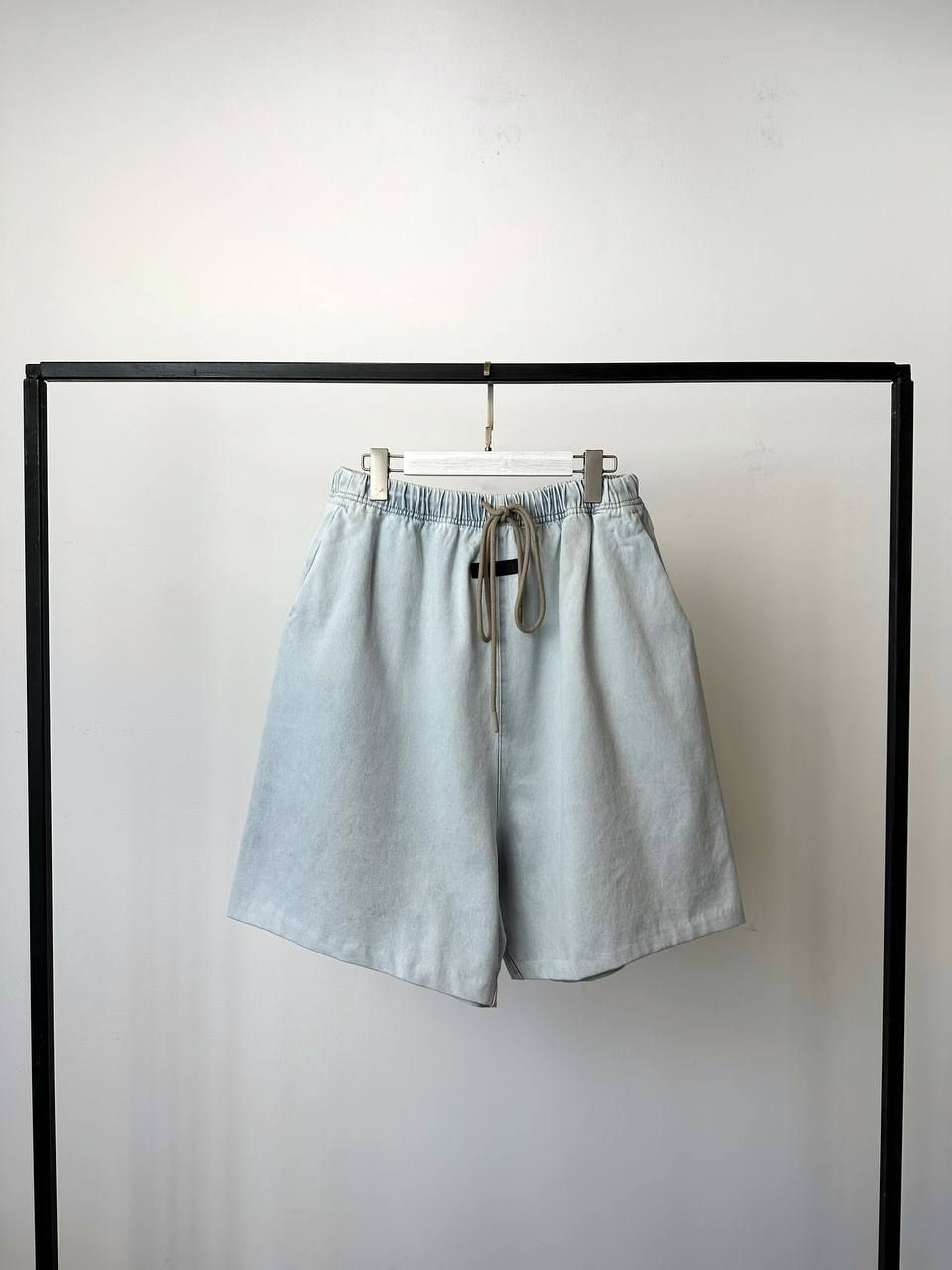 Blue denim shorts, L