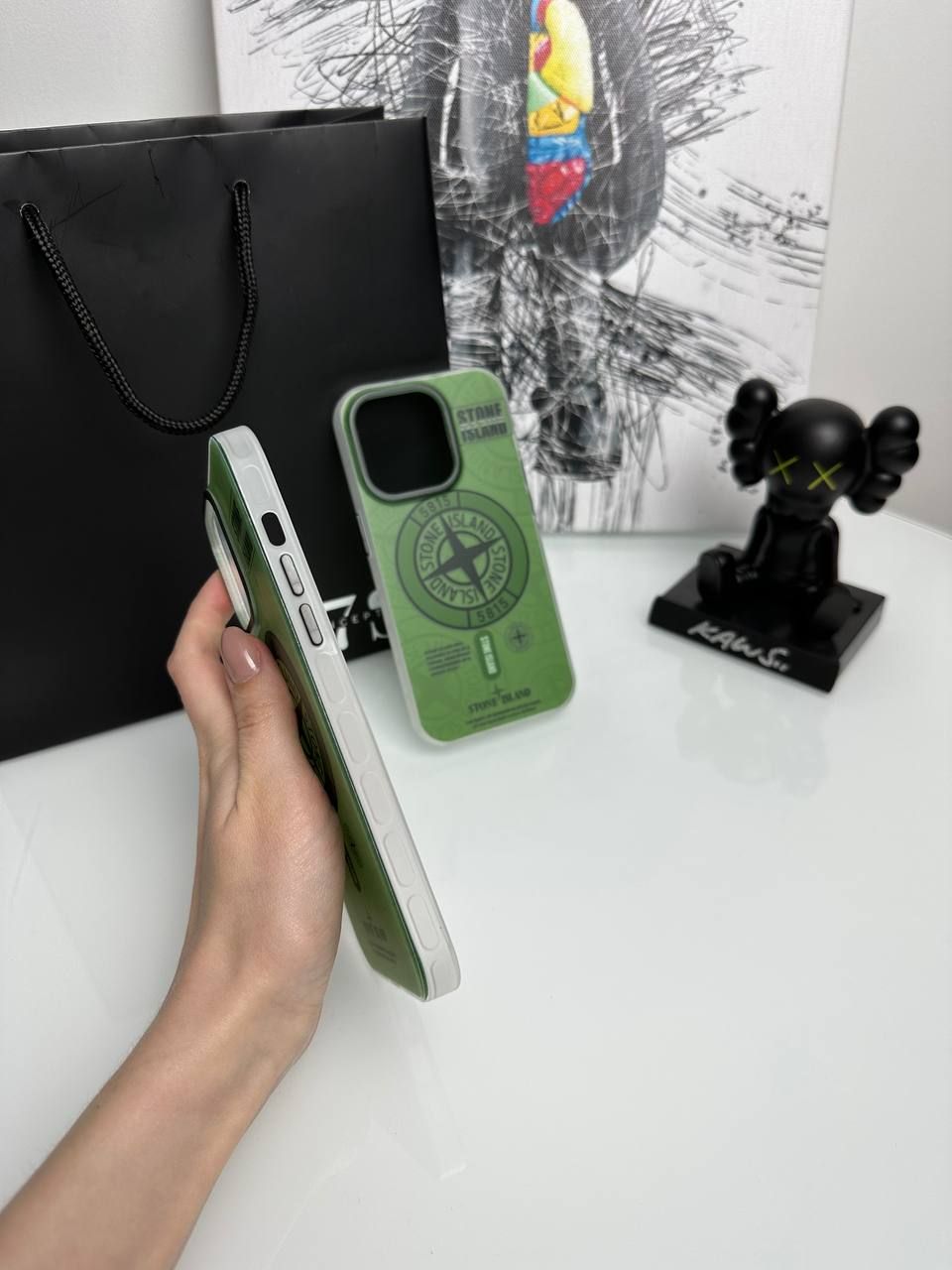 Case green with dark green logo, 12