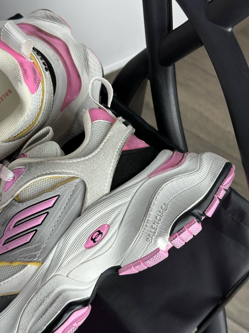 Cargo sneakers in white and pink, In stock, 38