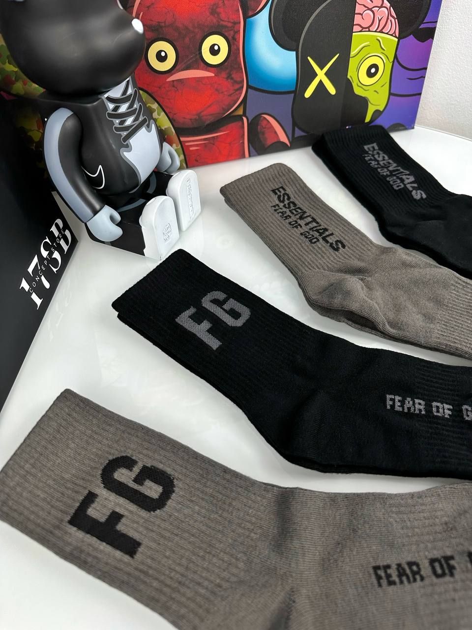 Set of socks gray and black