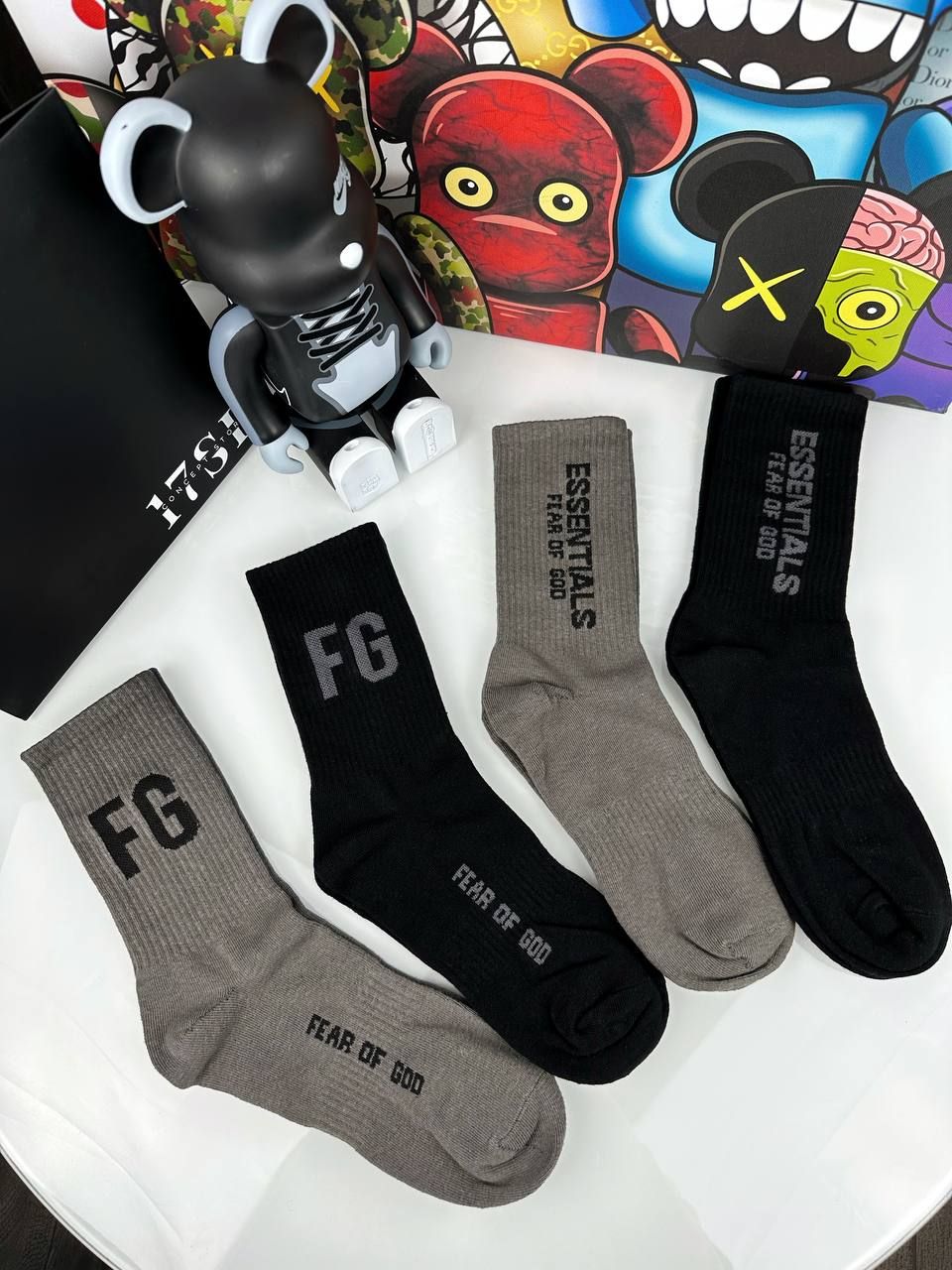 Set of socks gray and black