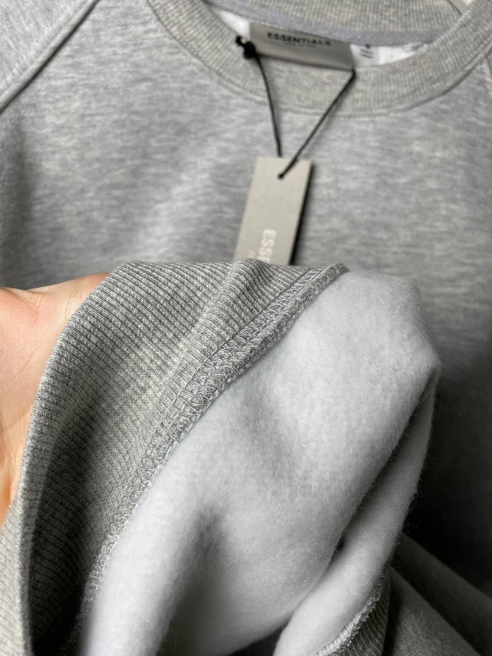 Essentials sweatshirt gray melange padded