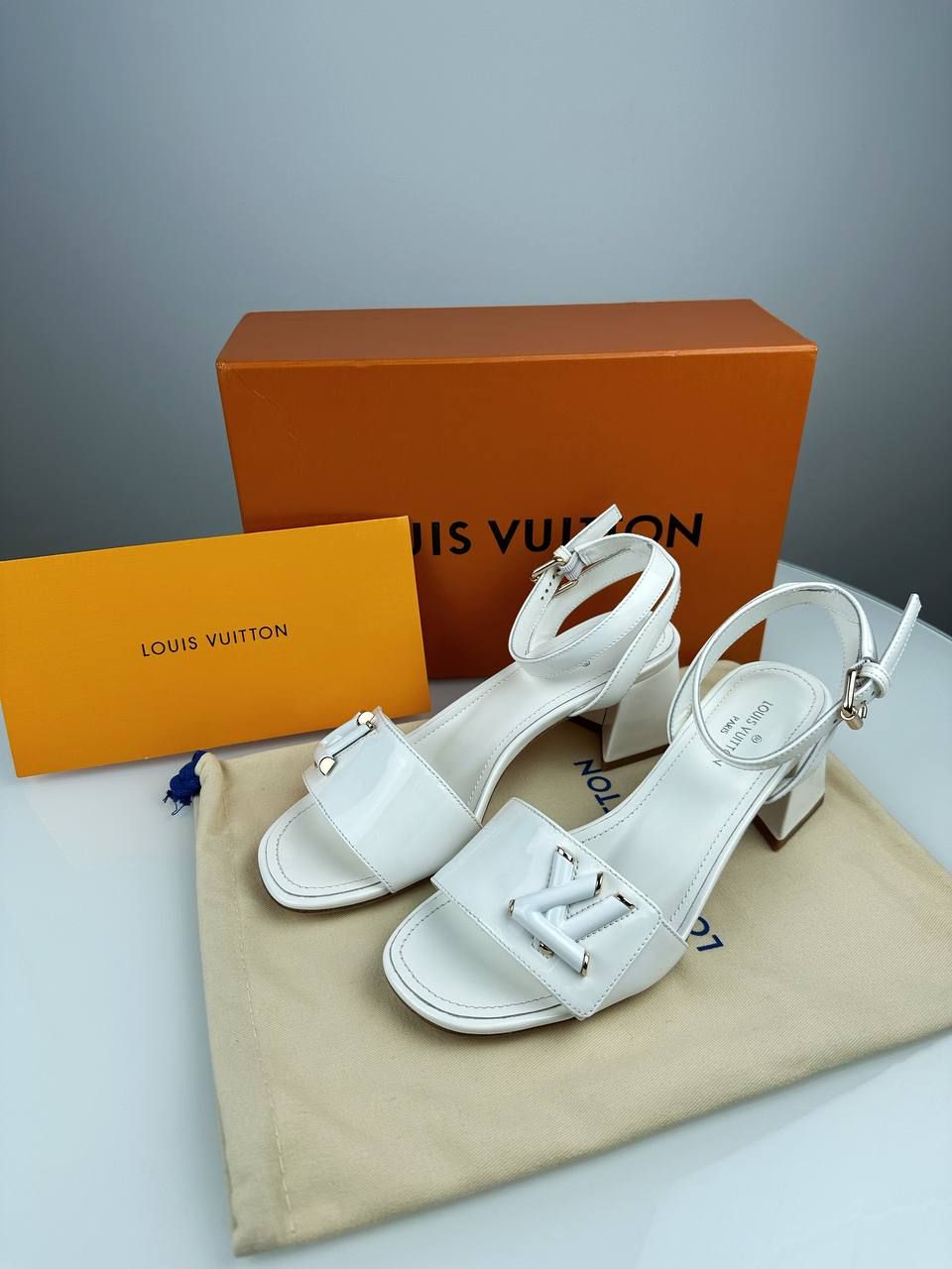 Women's white sandals, In stock, 37