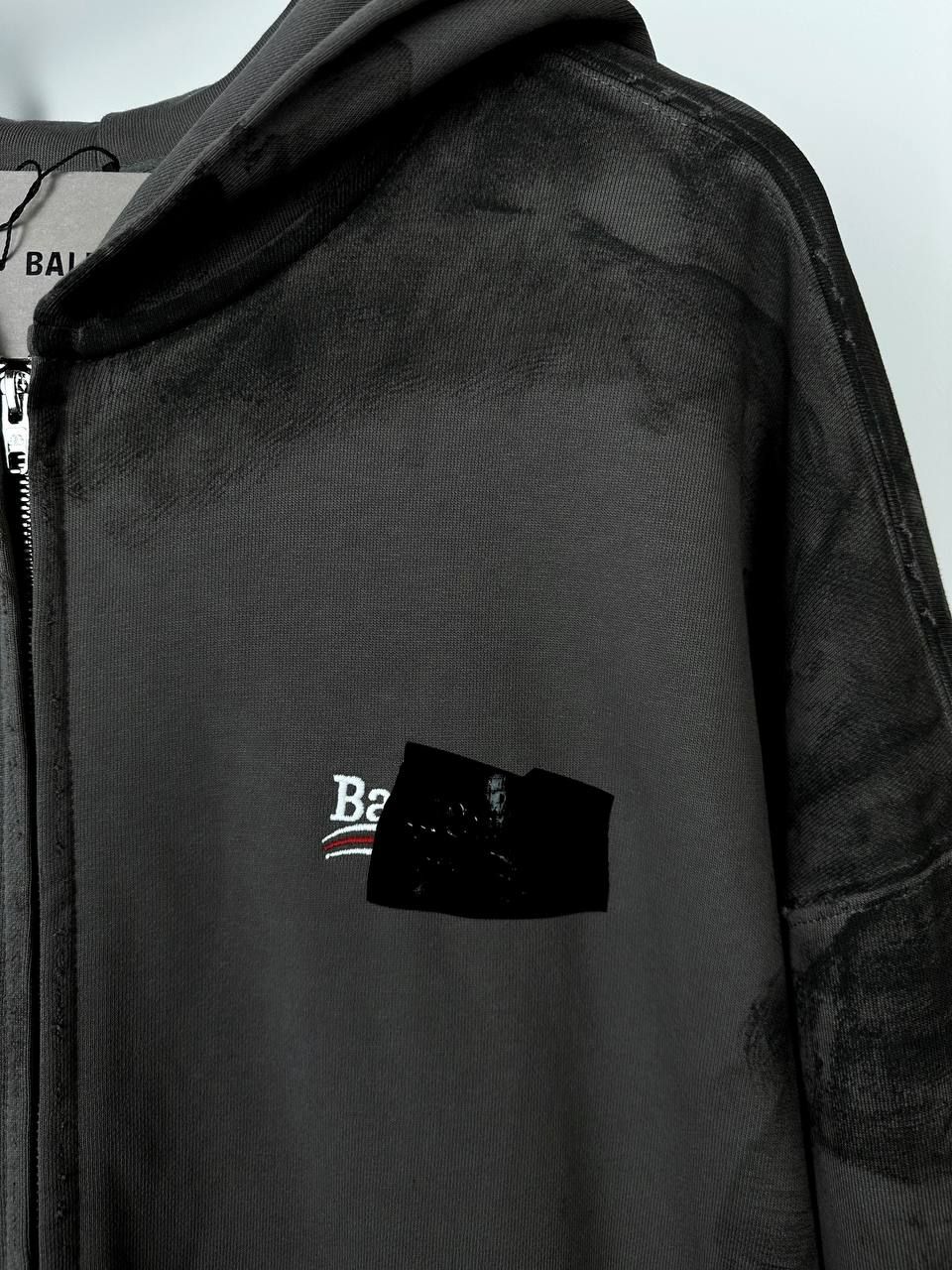 Gray hoodie with zipper, M