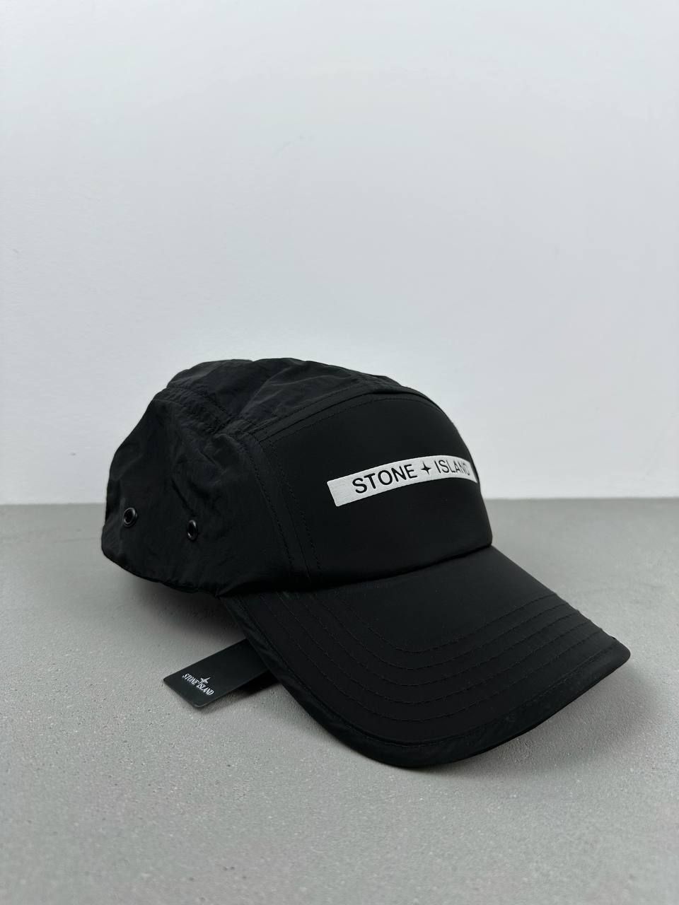 Black cap with rectangular logo, In stock