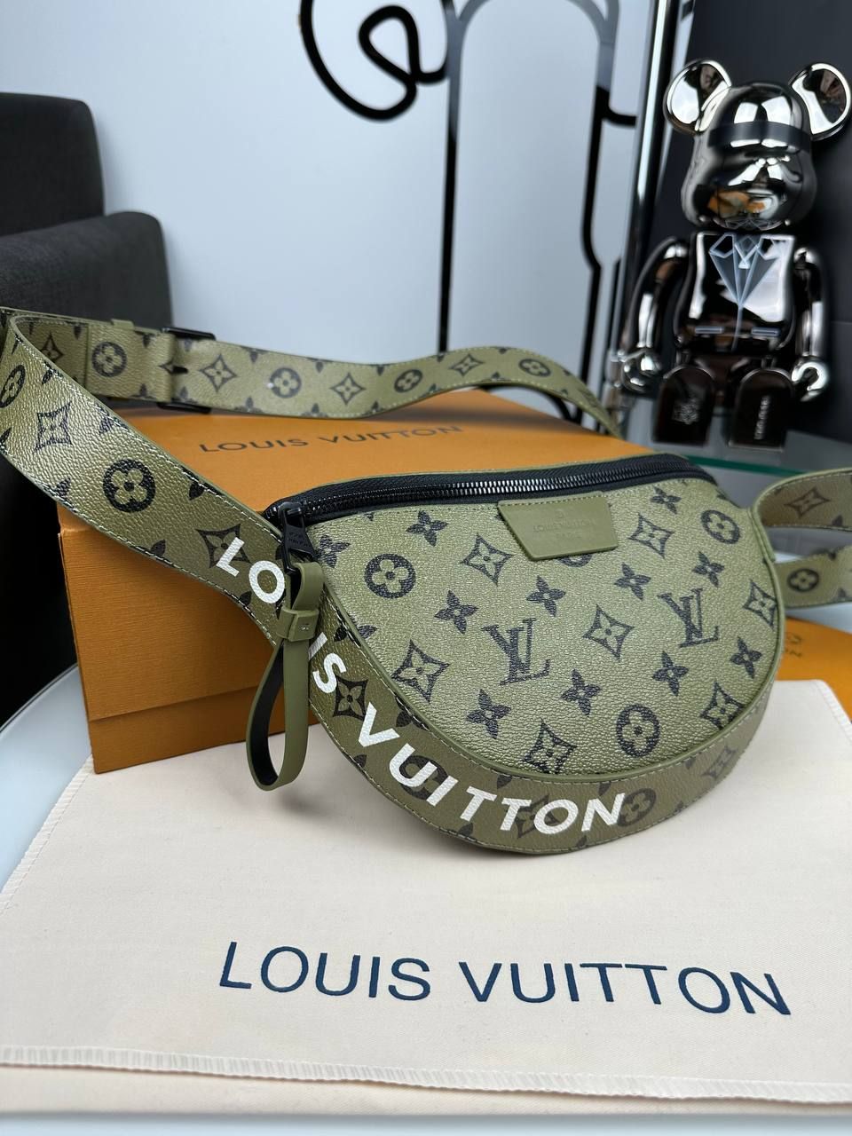 Green bag LV Moon, In stock