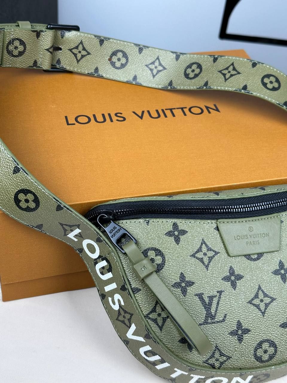 Green bag LV Moon, In stock