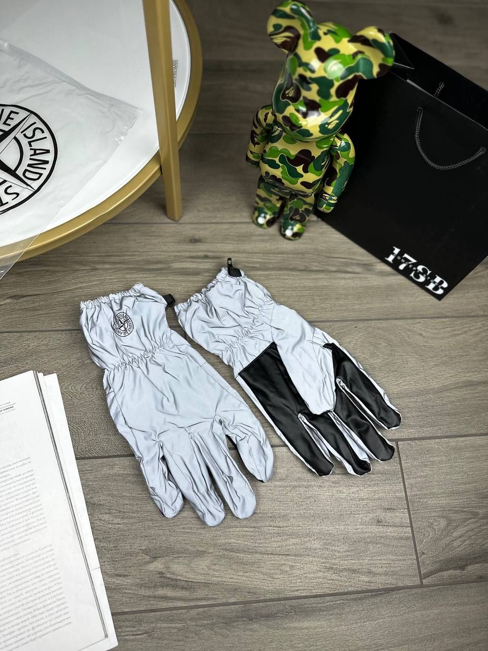 Gray reflective gloves, In stock