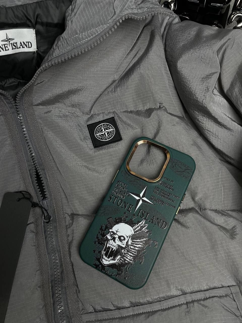 iPhone case green with skull, 12