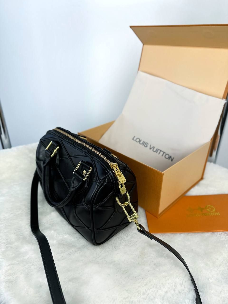 bag black leather, In stock