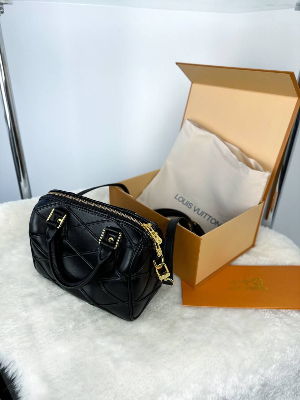 bag black leather, In stock