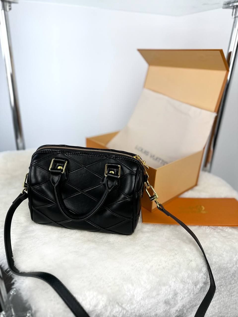 bag black leather, In stock