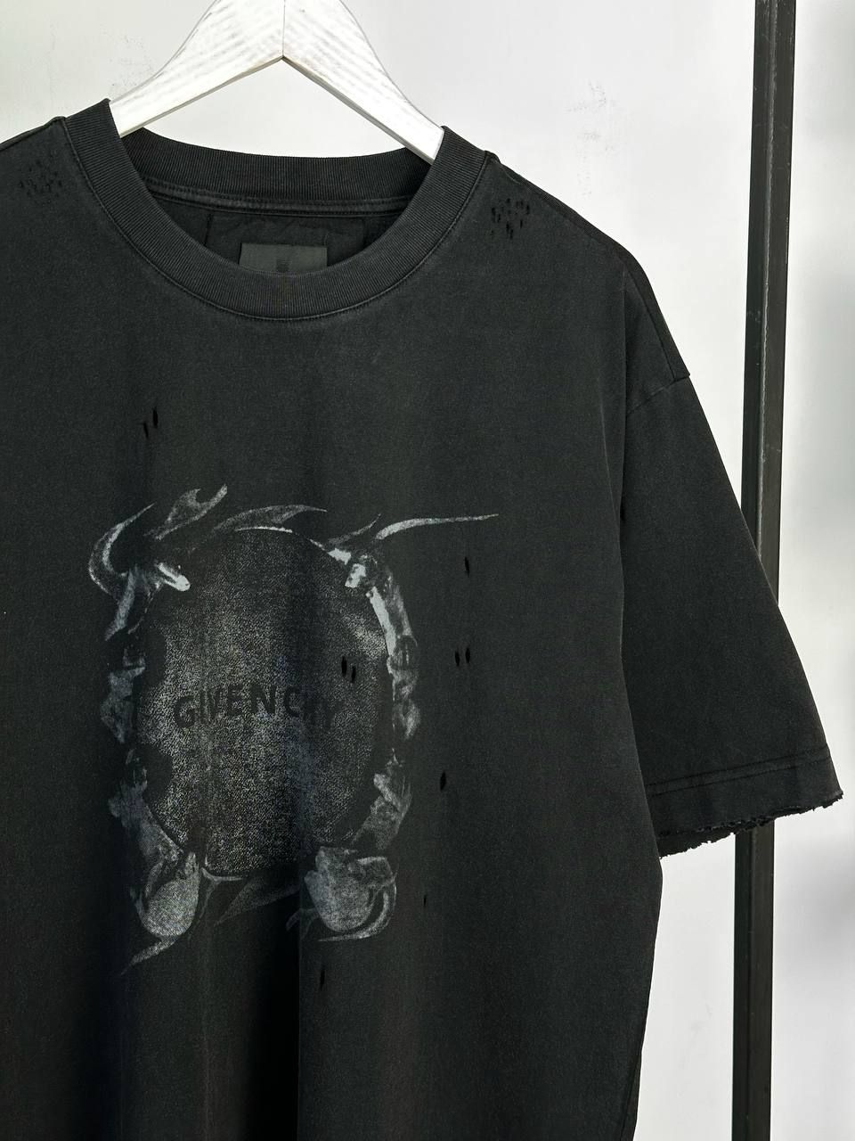 Graphite T-shirt with logo in the middle, S