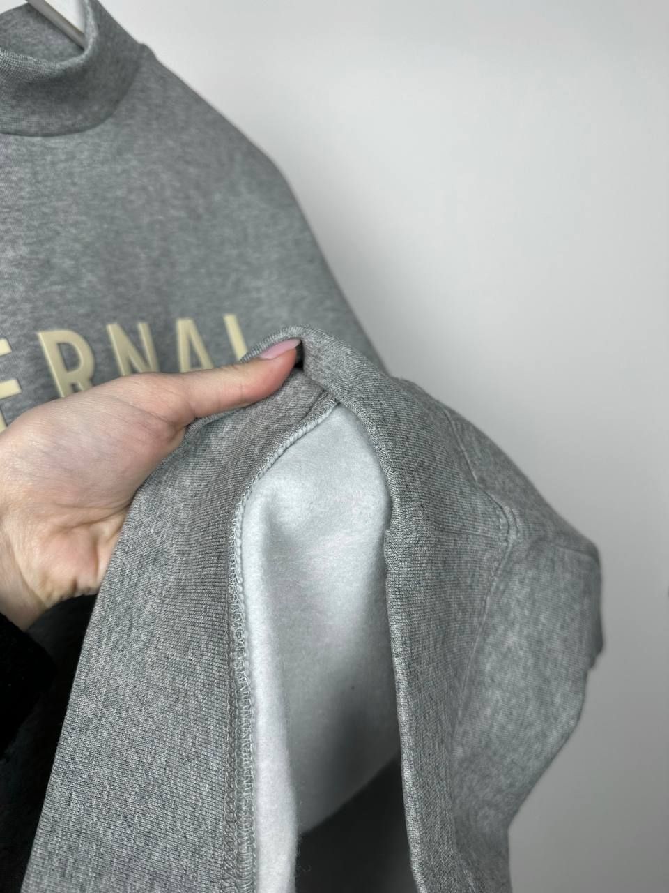 Gray sweatshirt with an inscription on the chest, M