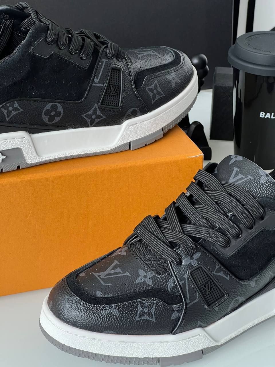 Sneakers black in gray logos, In stock, 41