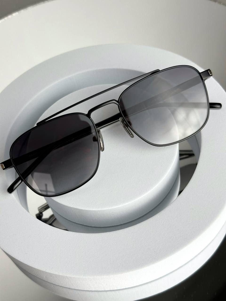 Glasses black lens with arc on top, 1