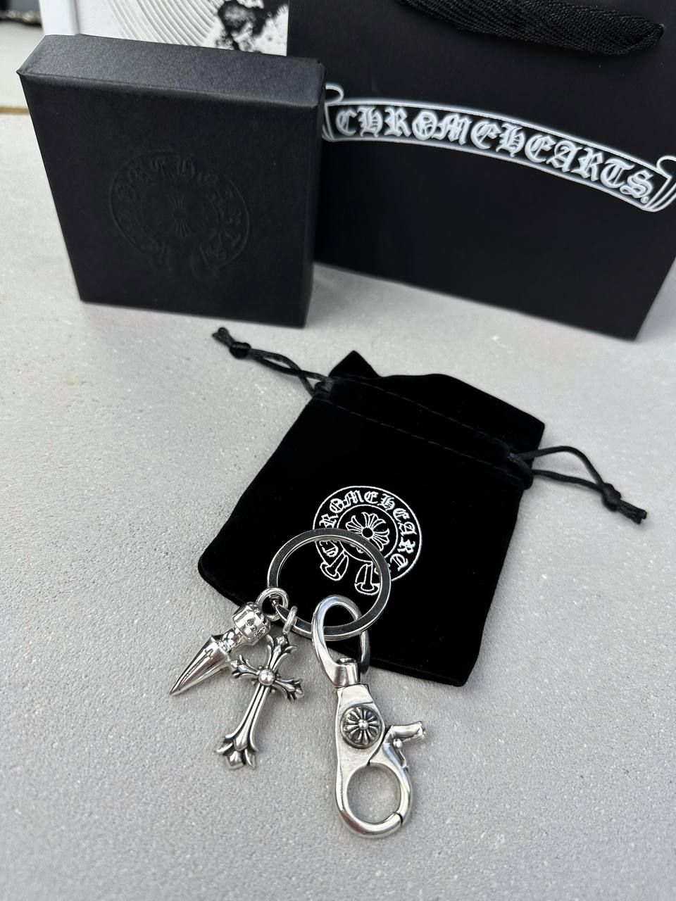 Keychain with cross and thorn, In stock