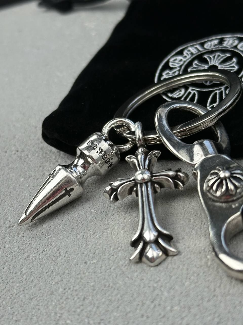 Keychain with cross and thorn, In stock