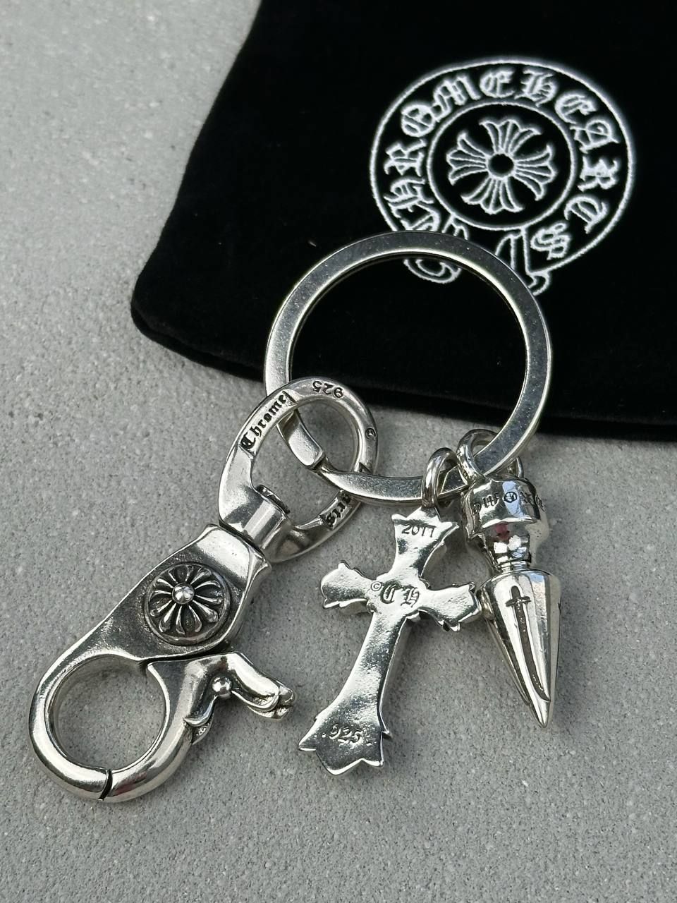 Keychain with cross and thorn, In stock