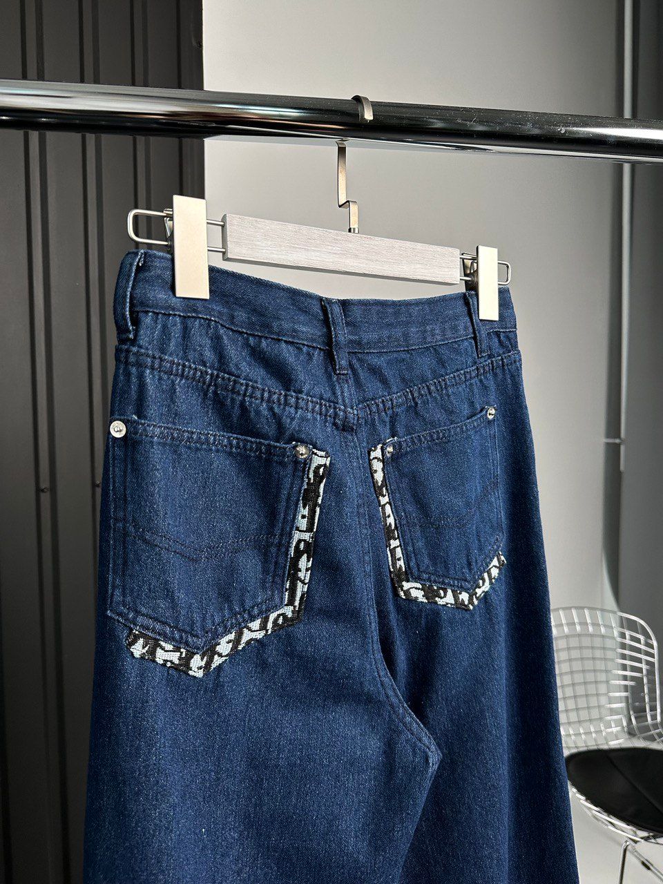 Dior blue jeans with logo on pockets, S