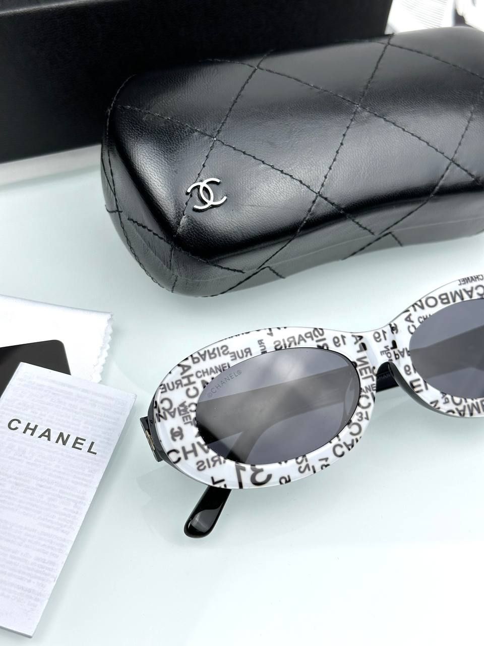 Очки CHANEL белые в надписях, 1