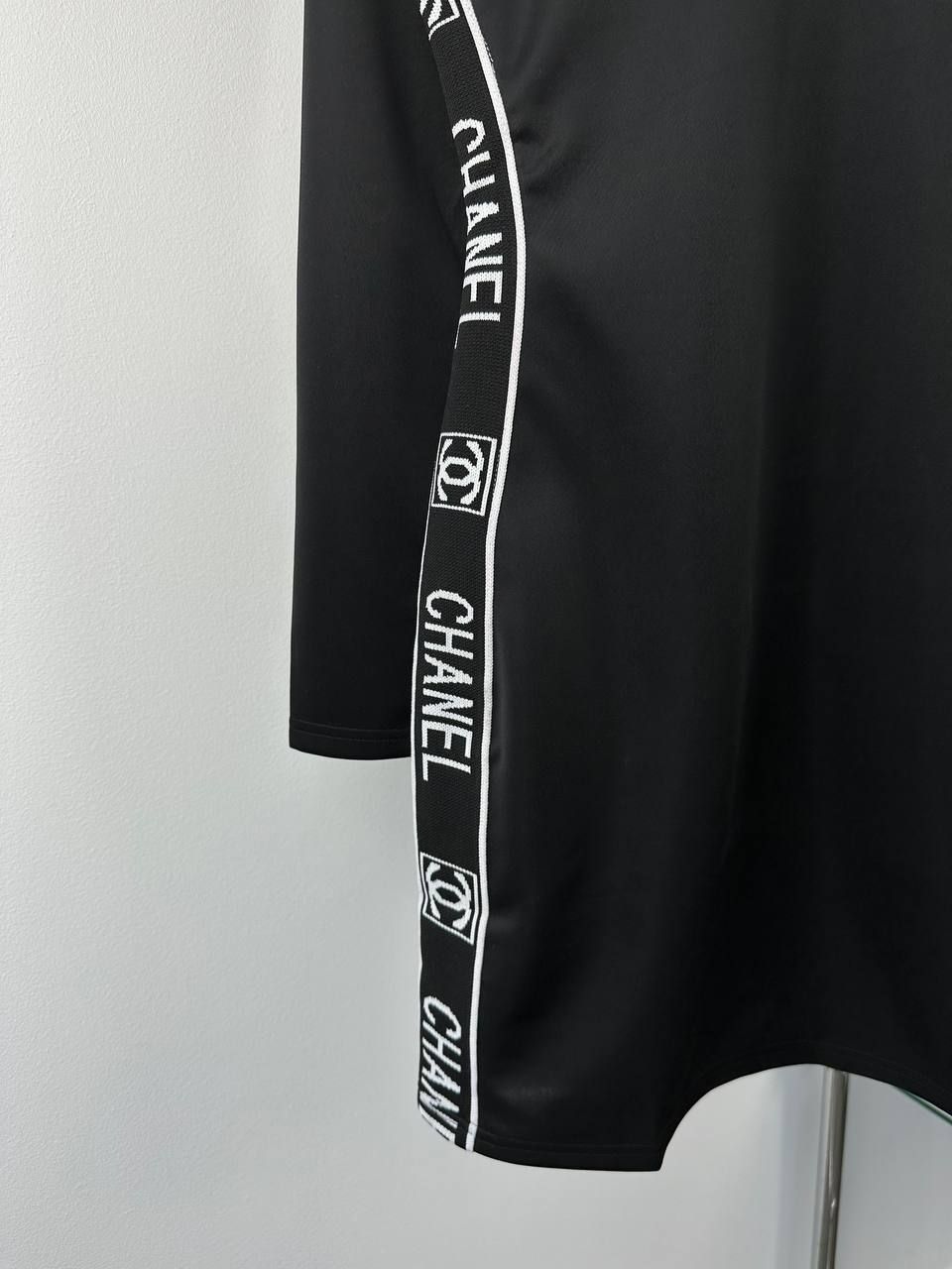 Сукня чорна з логотипами, M