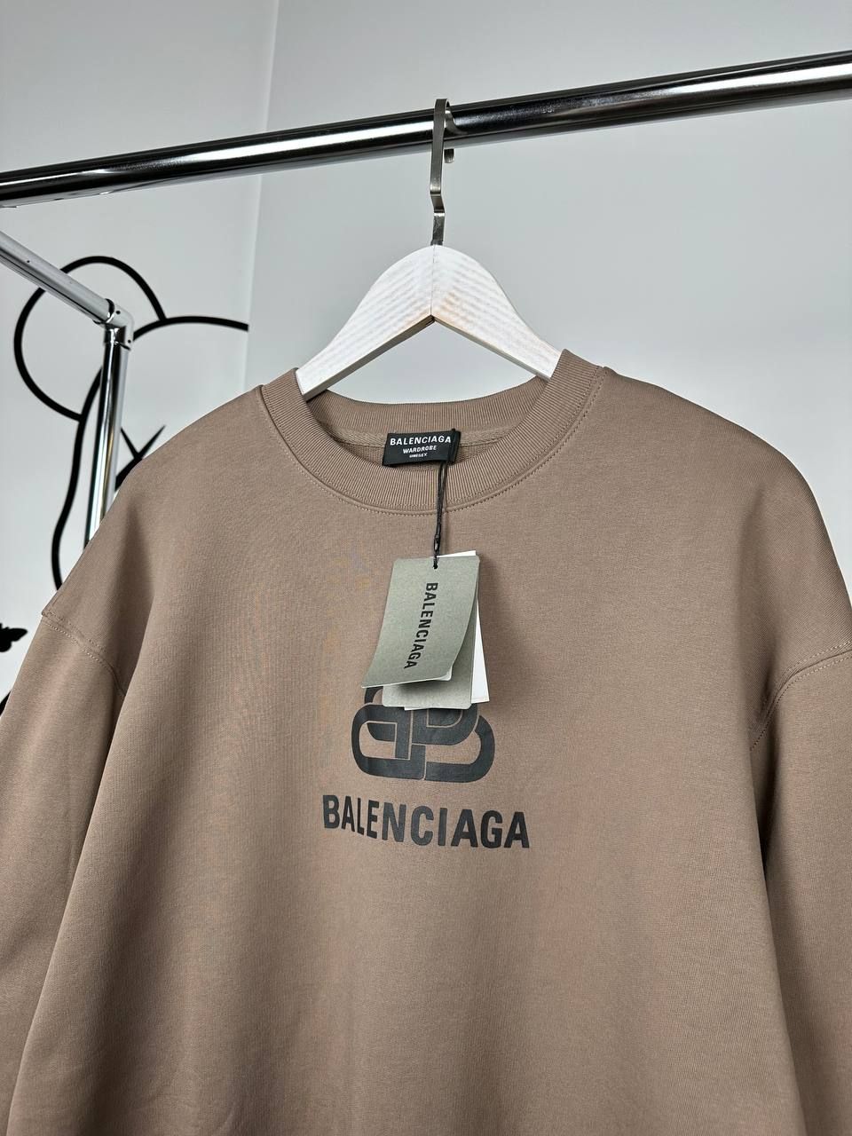 Brown sweatshirt with logo, S