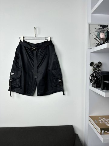 Black shorts with patch pockets, XL