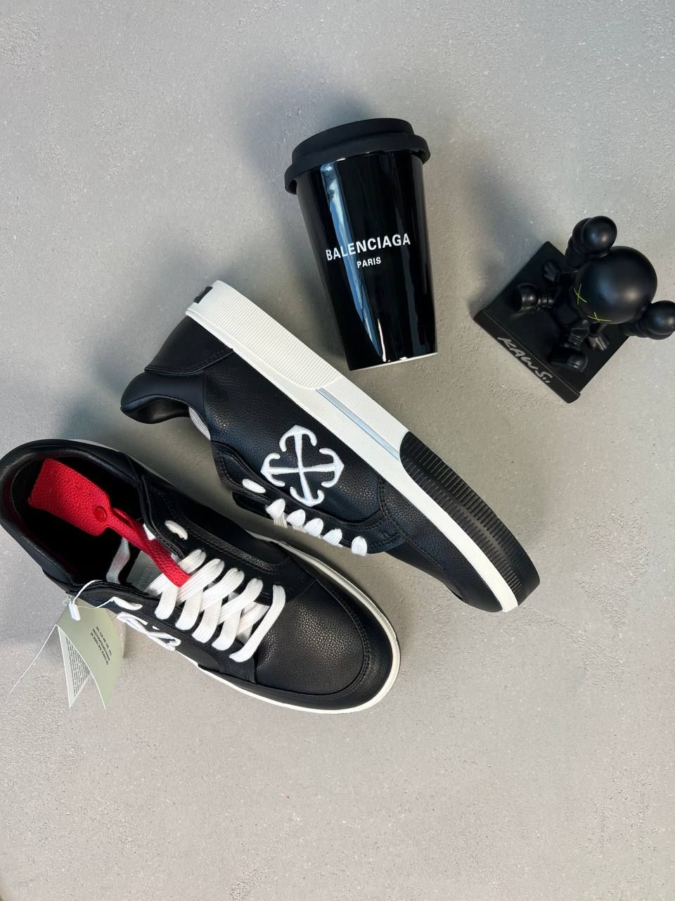 Black sneakers with embroidered logo, In stock, 41