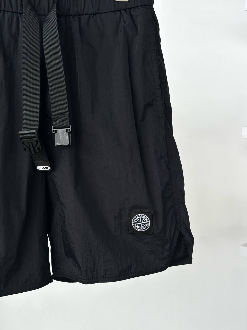 Black raincoat shorts, L