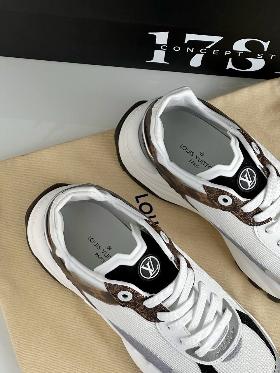 Sneakers white with brown insert, In stock, 38