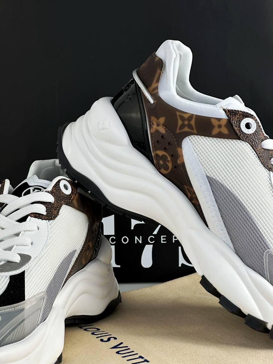 Sneakers white with brown insert, In stock, 38