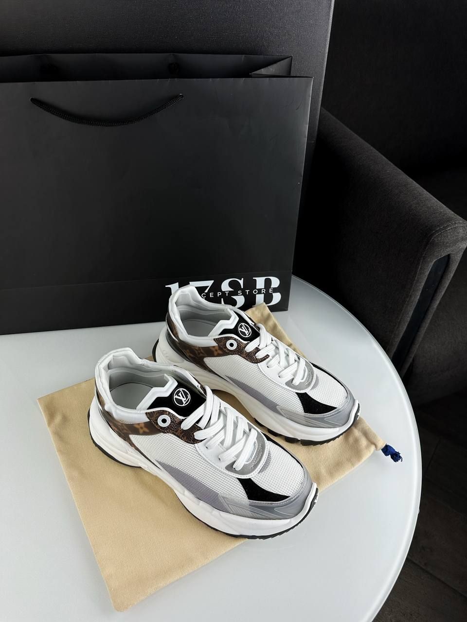 Sneakers white with brown insert, In stock, 38