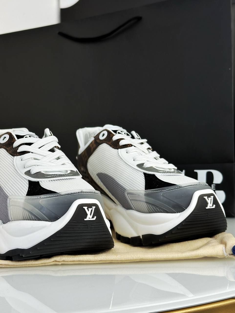 Sneakers white with brown insert, In stock, 38